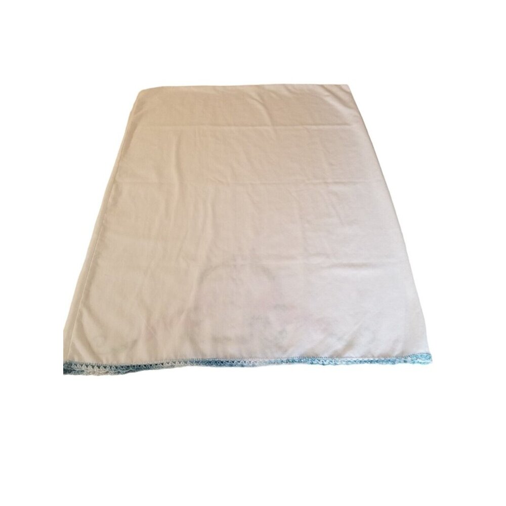 2  Vintage Hand Embroidered Pillowcases Praying Hands Crochet Border - Picture 4 of 10